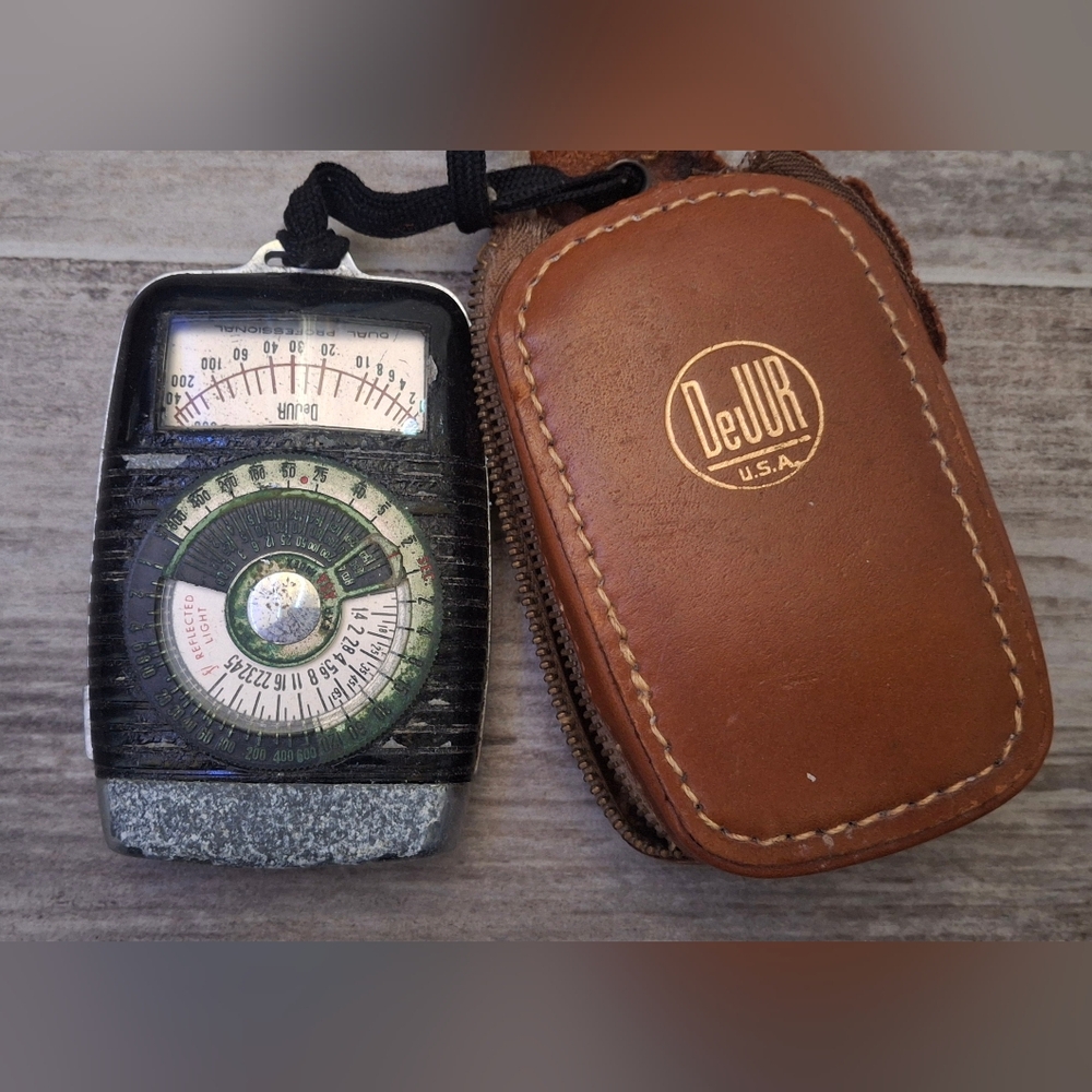 Vintage DeJur USA AMSCO Dual Professional Camera Exposure Light Meter With Case.